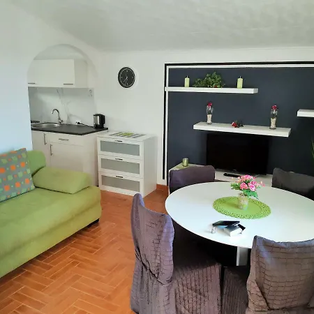 Maltasic Apartment Vir