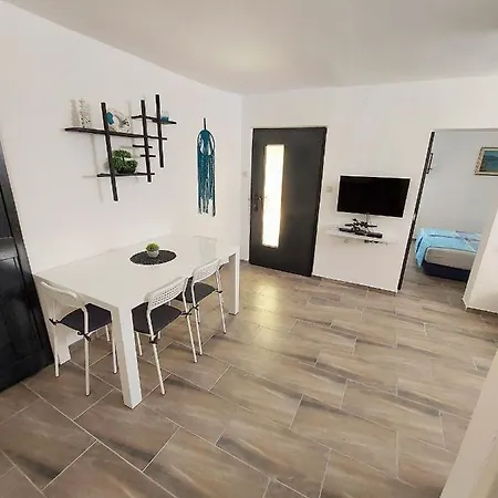 Maltasic Apartment Vir