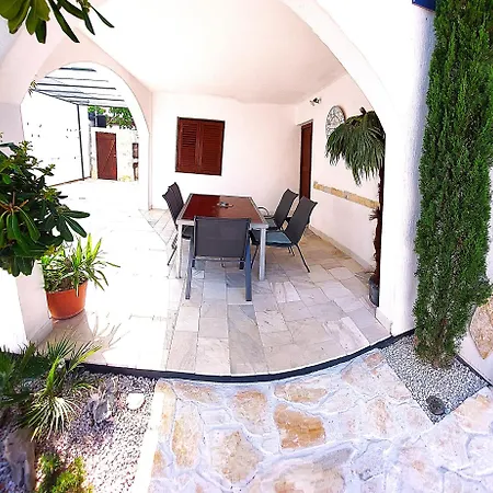 Maltasic Apartment Vir