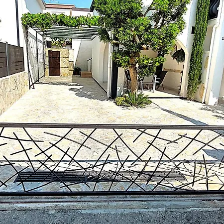 Apartment Maltasic Vir